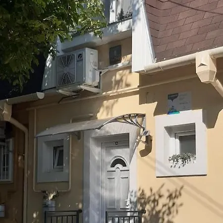 Apartman Mona *
